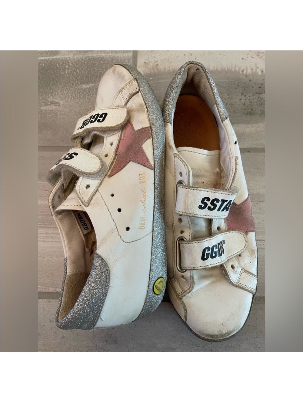 Golden Goose Super Star Kids Velcro Tennis Shoes Size 34/US 2Y Youth